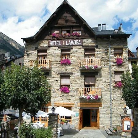 Hotel Lamoga Llavorsi ภายนอก รูปภาพ