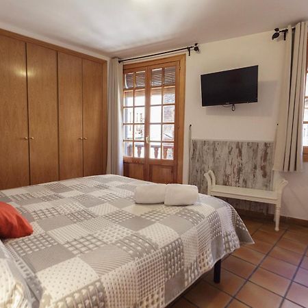 Hotel Lamoga Llavorsi ภายนอก รูปภาพ