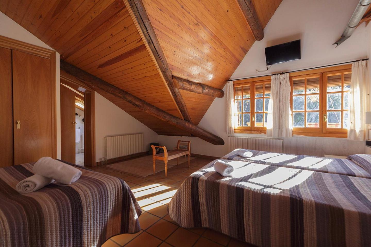 Hotel Lamoga Llavorsi ภายนอก รูปภาพ