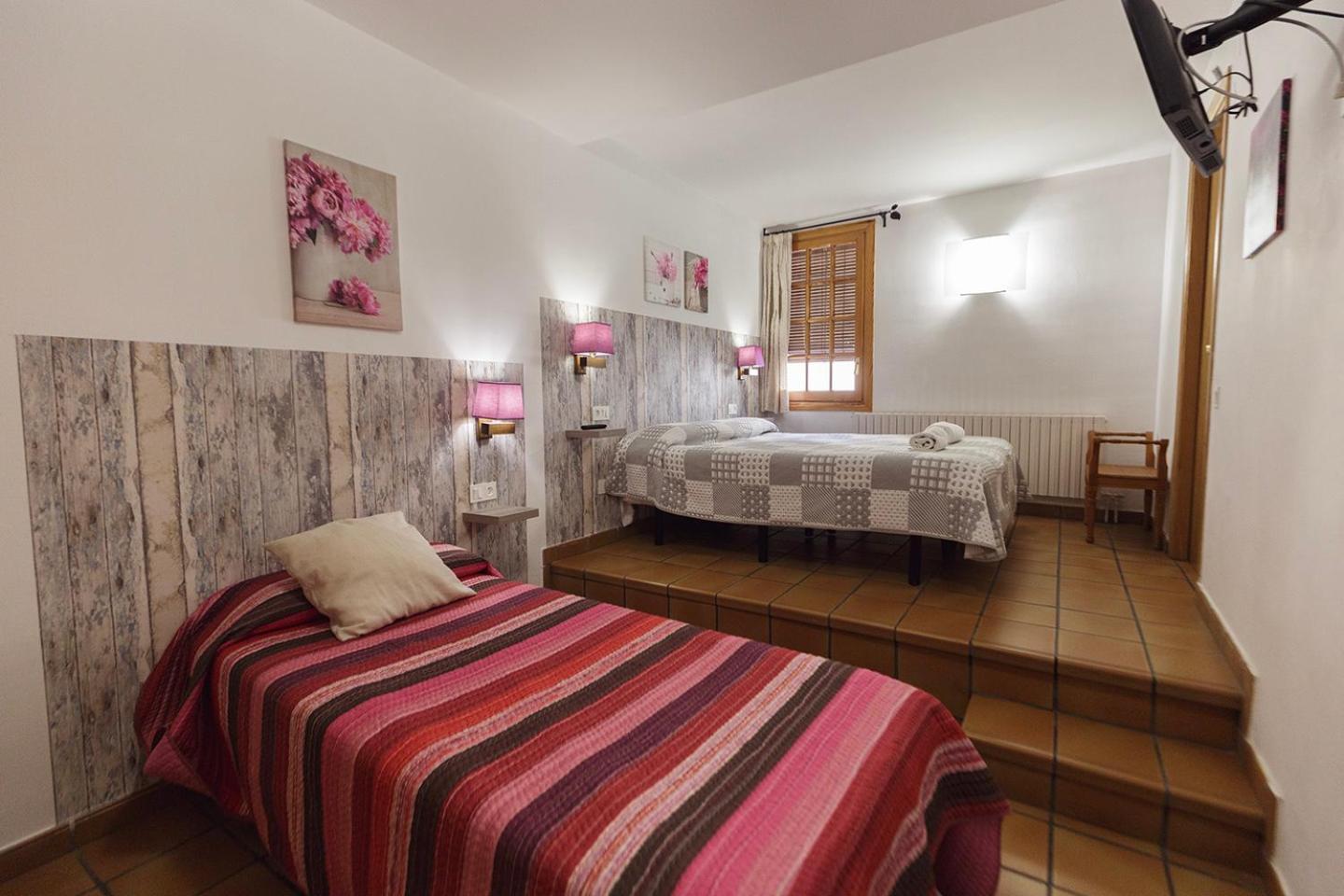 Hotel Lamoga Llavorsi ภายนอก รูปภาพ